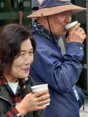 경남노회 목회자 부부 현대자동차 견학 커피 사역