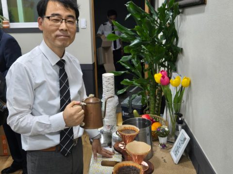 천한필 목사님의 북콘서트, 핸드드립으로 섬기다