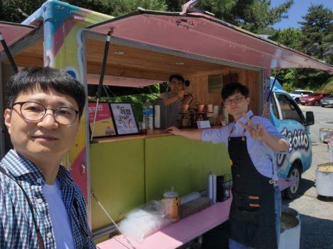 부산 고신대 지저스커피트럭 사역