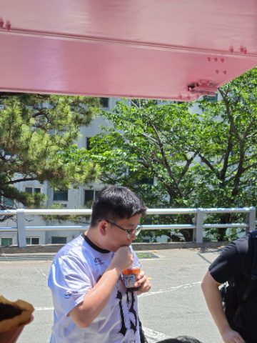 부산 고신대 지저스커피트럭 사역