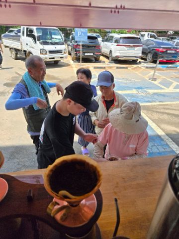 경남 산청 수해지역 커피봉사
