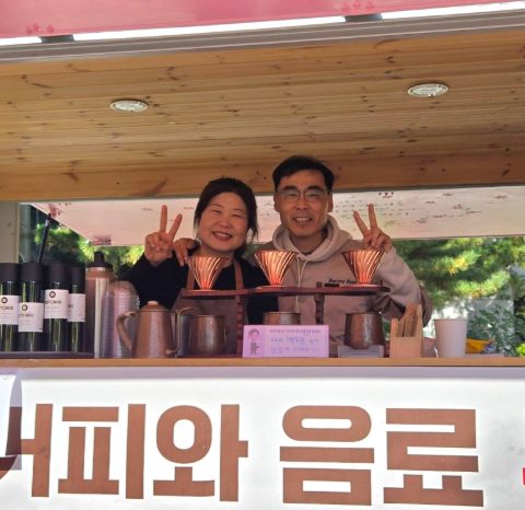 장석교회 도농 농산물 판매 지저스커피트럭 사역