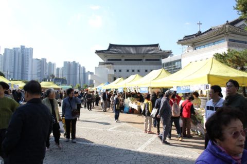 장석교회 도농 농산물 판매 지저스커피트럭 사역