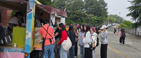 부산 고신대 지저스커피트럭 사역