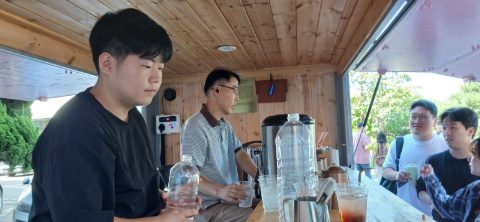 ☕ [지저스커피트럭] 쾌청한 가을 하늘 아래, 고신대 천안캠퍼스 신대원 사역 (feat. 든든한 아들)